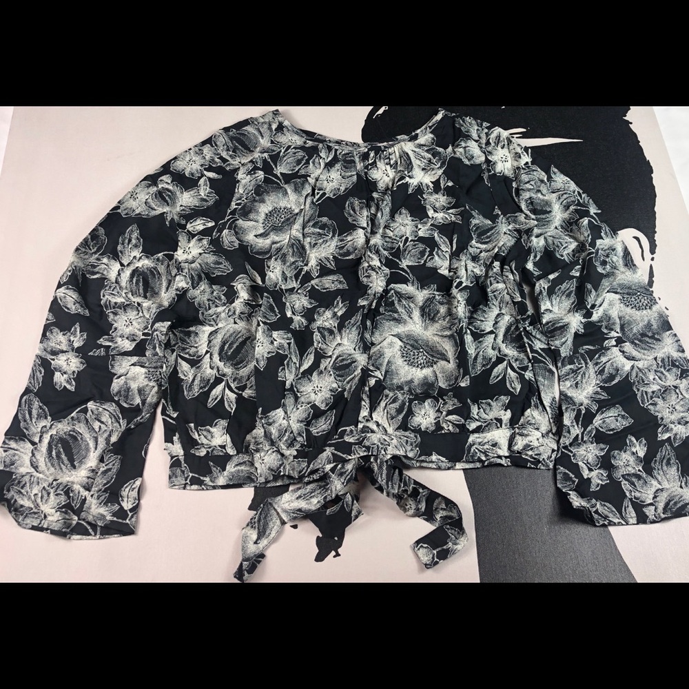 Melrose and Market White Black Floral Top